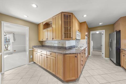 1911 Spring Green Dr, Wheaton, IL 60189 photo 16
