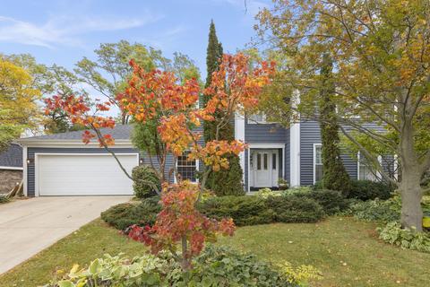 1911 Spring Green Dr, Wheaton, IL 60189 photo 1