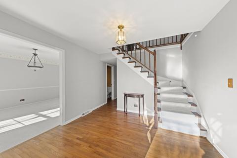 1911 Spring Green Dr, Wheaton, IL 60189 photo 4