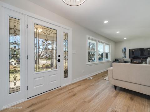 7421 Camelia Dr, Hanover Park, IL 60133 photo 3