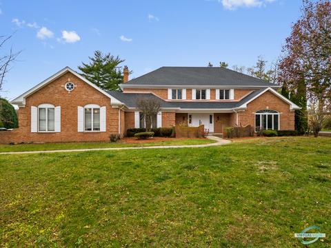 2 Hanover Ct, Burr Ridge, IL 60527 photo 1