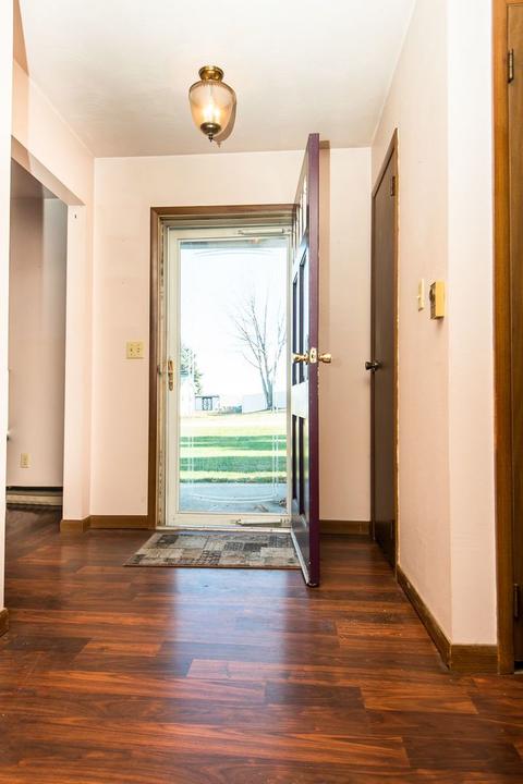 1617 Apache Dr, Dixon, IL 61021 photo 2