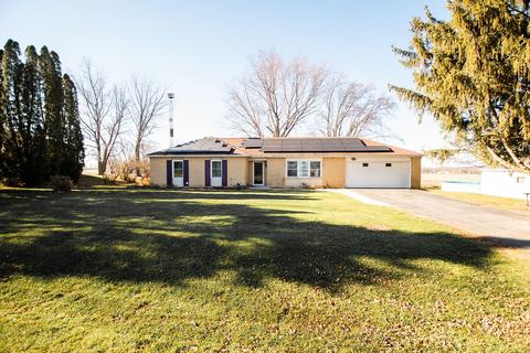 1617 Apache Dr, Dixon, IL 61021 photo 1