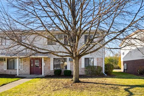 420 Echo Ln #4, Aurora, IL 60504 photo 2