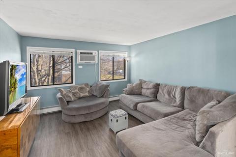 420 Echo Ln #4, Aurora, IL 60504 photo 5