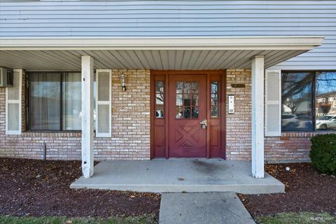 420 Echo Ln #4, Aurora, IL 60504 photo 4