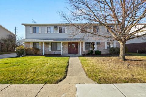 420 Echo Ln #4, Aurora, IL 60504 photo 1