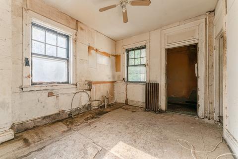 1023 E 45th St, Chicago, IL 60653 photo 3
