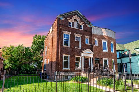 1023 E 45th St, Chicago, IL 60653 photo 1