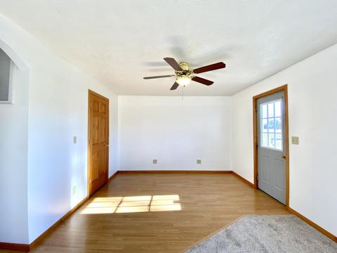 327 E John St, Forrest, IL 61741 photo 9