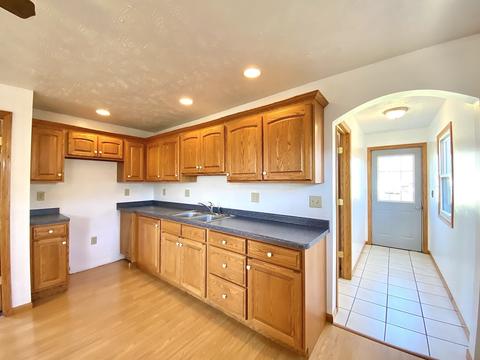 327 E John St, Forrest, IL 61741 photo 15