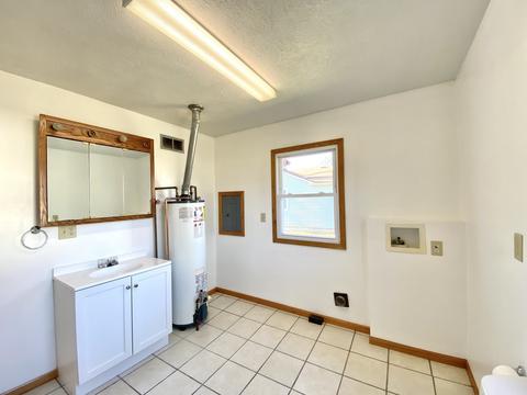 327 E John St, Forrest, IL 61741 photo 24