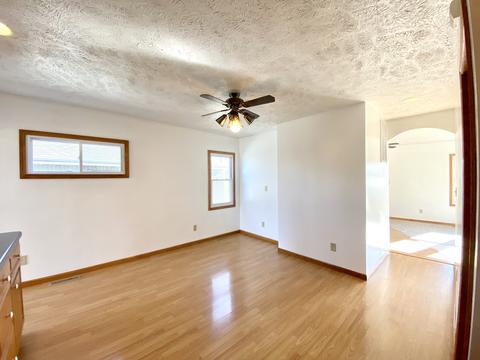 327 E John St, Forrest, IL 61741 photo 17