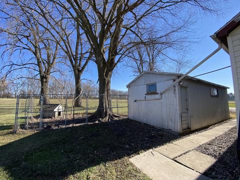 327 E John St, Forrest, IL 61741 photo 38