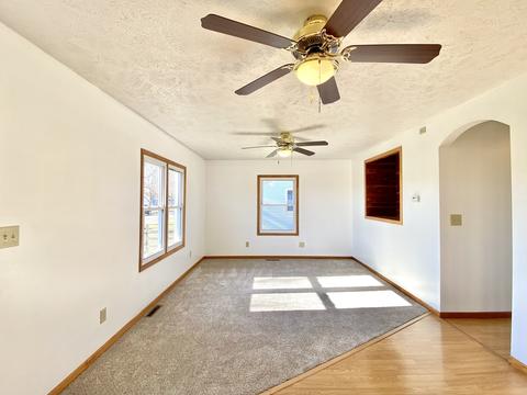 327 E John St, Forrest, IL 61741 photo 11