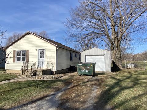 327 E John St, Forrest, IL 61741 photo 3