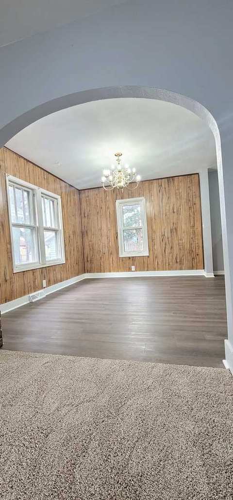 439 Bangs St, Aurora, IL 60505 photo 9