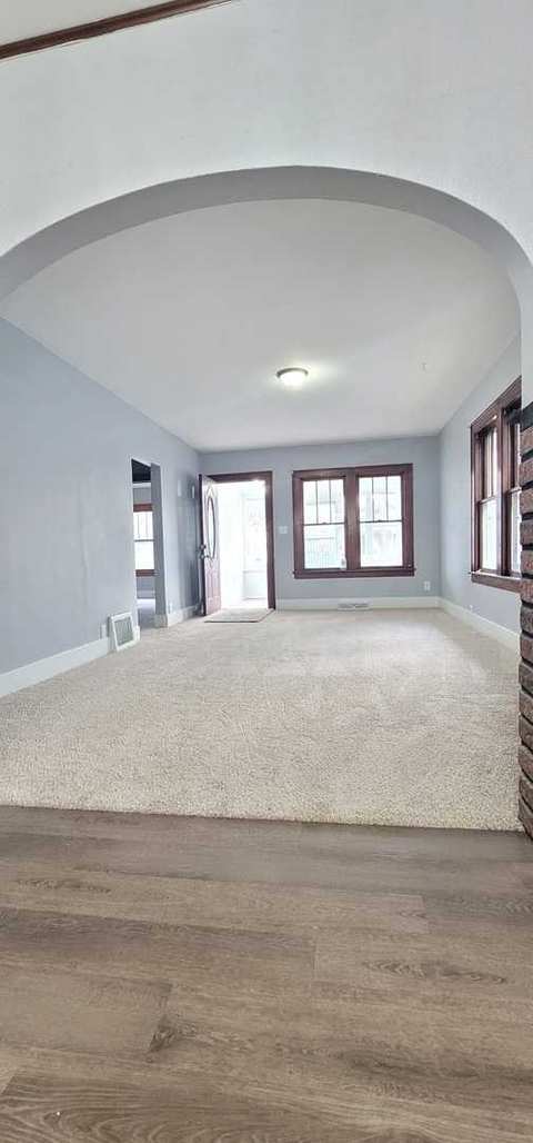 439 Bangs St, Aurora, IL 60505 photo 8