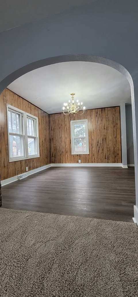 439 Bangs St, Aurora, IL 60505 photo 5