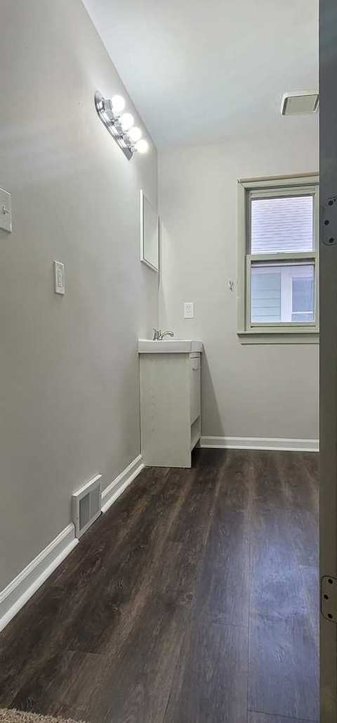 439 Bangs St, Aurora, IL 60505 photo 14