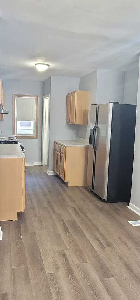 439 Bangs St, Aurora, IL 60505 photo 11