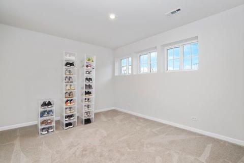 23 Nicholas Dr E, Des Plaines, IL 60016 photo 29