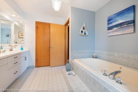 745 Gregor Ln, Wheeling, IL 60090 photo 18
