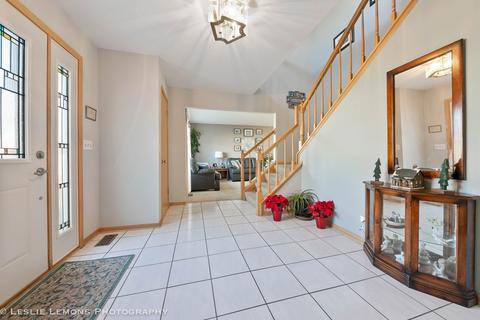 745 Gregor Ln, Wheeling, IL 60090 photo 2