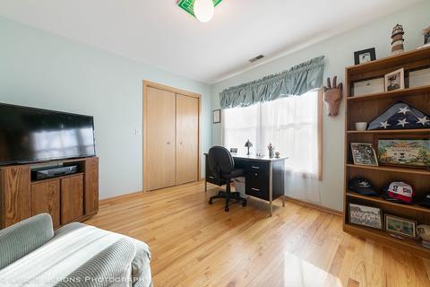 745 Gregor Ln, Wheeling, IL 60090 photo 19