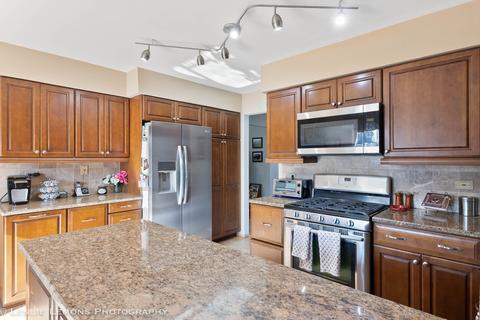 745 Gregor Ln, Wheeling, IL 60090 photo 9