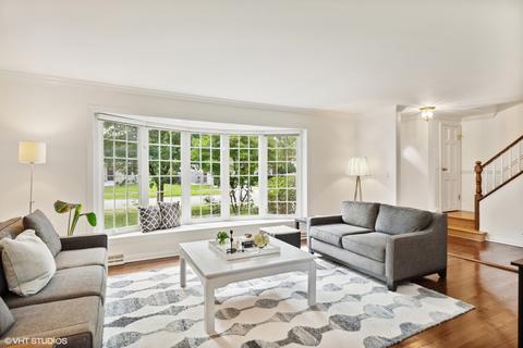 1001 N Hemlock Ln, Mount Prospect, IL 60056 photo 2