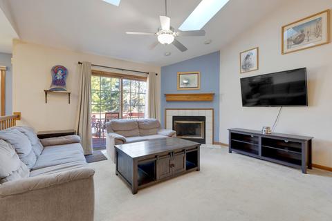 930 Ascot Dr, Elgin, IL 60123 photo 3