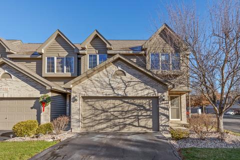 930 Ascot Dr, Elgin, IL 60123 photo 1