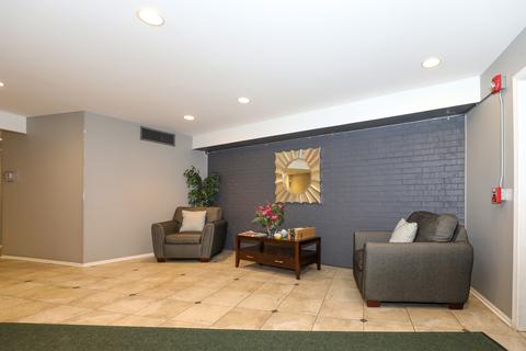 1575 Sandpebble Dr #110, Wheeling, IL 60090 photo 4