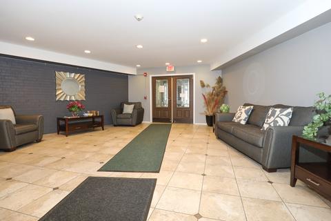 1575 Sandpebble Dr #110, Wheeling, IL 60090 photo 2