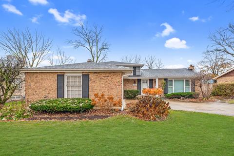 3231 Maple Leaf Dr, Glenview, IL 60026 photo 1