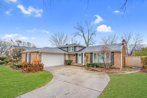 3231 Maple Leaf Dr, Glenview, IL 60026 photo 2