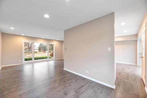3231 Maple Leaf Dr, Glenview, IL 60026 photo 9