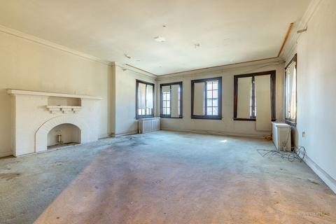 7947 S Champlain Ave, Chicago, IL 60619 photo 6