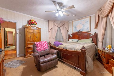 7947 S Champlain Ave, Chicago, IL 60619 photo 14