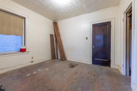 7947 S Champlain Ave, Chicago, IL 60619 photo 9