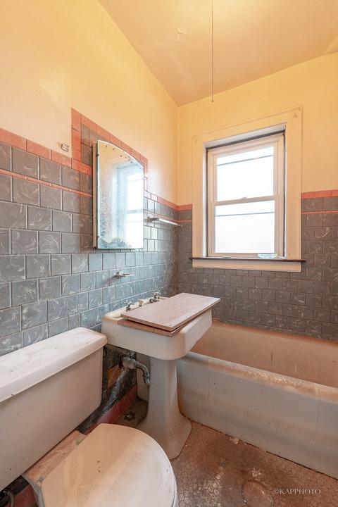 7947 S Champlain Ave, Chicago, IL 60619 photo 10
