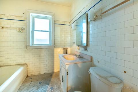 7947 S Champlain Ave, Chicago, IL 60619 photo 8