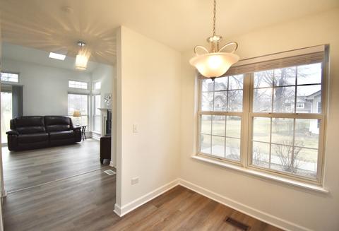 417 Cobbler Ct #4, Bartlett, IL 60103 photo 4