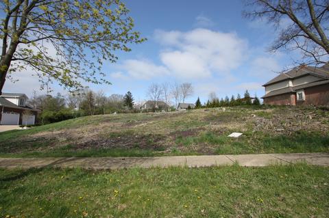 9250 Forest Edge Dr, Burr Ridge, IL 60527