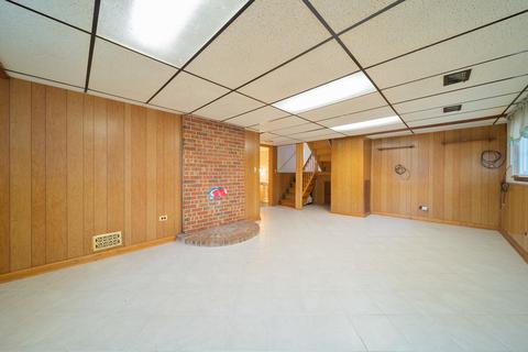 1443 Phoenix Dr, Des Plaines, IL 60018 photo 19