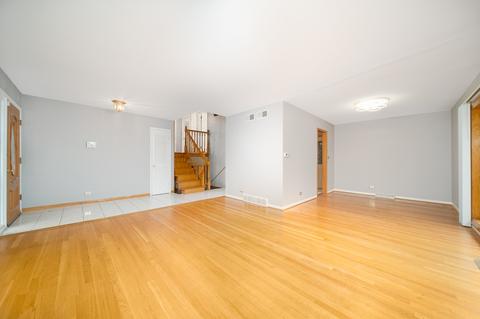 1443 Phoenix Dr, Des Plaines, IL 60018 photo 9