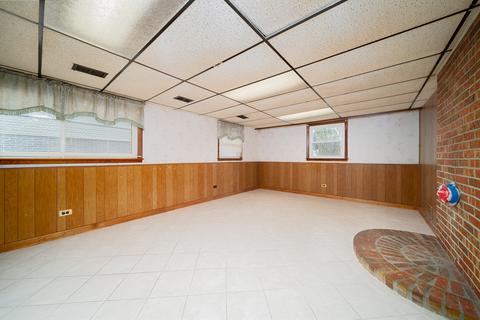 1443 Phoenix Dr, Des Plaines, IL 60018 photo 18