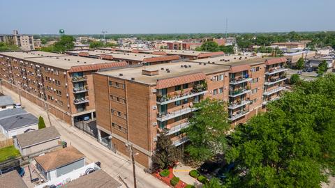 2320 N Nordica Ave #202D, Chicago, IL 60707
