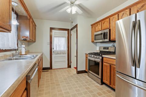 556 E 12th St, Lockport, IL 60441 photo 7